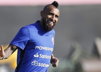 Um passo de cada vez: Vidal deve aceitar receber menos que Gabigol para fechar com o Flamengo