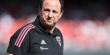 A pedido de Rogério Ceni, São Paulo estuda oferta a ser apresentada ao Flamengo para contratação de jogador badalado