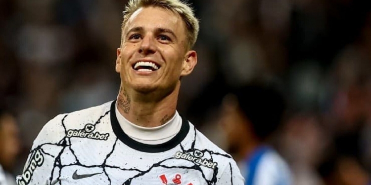 Reforço na área? Flamengo bate o martelo sobre a contratação de Roger Guedes junto ao Corinthians