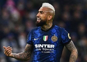 Empresário garante: ‘faremos o possível e o impossível para Vidal jogar no Flamengo’; chileno pode chegar à Gávea no próximo mês