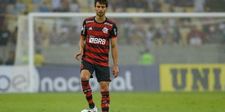 Rodrigo Caio ‘põe a boca no trombone’ e escancara problema no Flamengo com cobrança aos jogadores