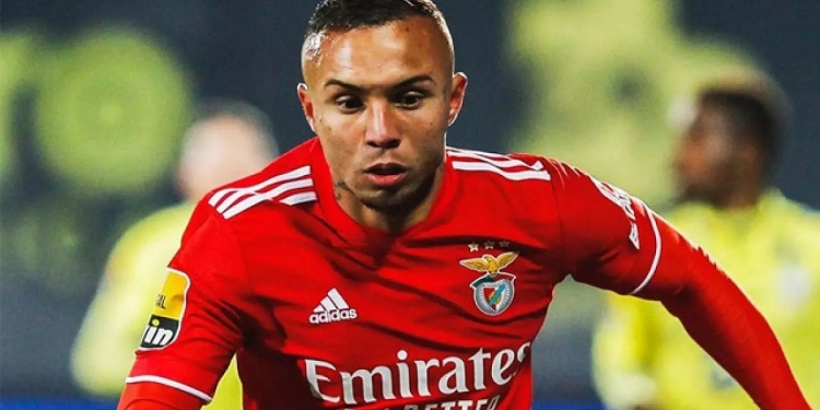 Flamengo separa bolada de 15 milhões de euros dos seus cofres para a compra de Everton Cebolinha, diz imprensa de Portugal