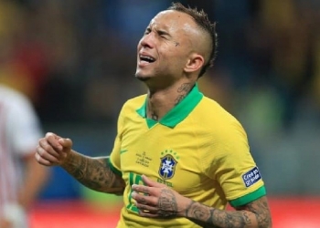 Com milhões de John Textor, Botafogo entra na briga por Everton Cebolinha e pode dar chapéu no Flamengo