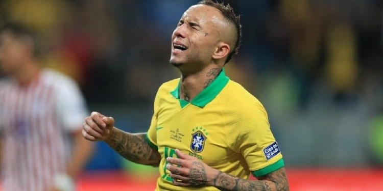Com milhões de John Textor, Botafogo entra na briga por Everton Cebolinha e pode dar chapéu no Flamengo