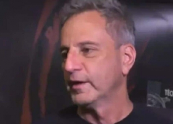 ‘Ei, Landim, vai tomar no c*’: presidente é humilhado com xingamentos das arquibancadas após derrota vexatória do Flamengo