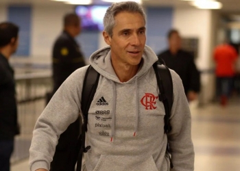 Rodolfo Landim ‘levanta da cadeira’ e marca reunião com dirigentes para definir futuro de Paulo Sousa