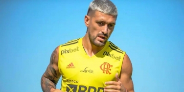 Técnico do Uruguai dá triste notícia sobre Arrascaeta; suspeitas sobre estado físico foram confirmadas