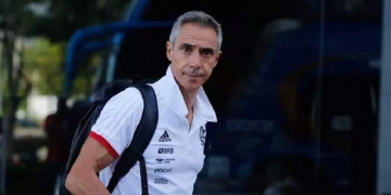 Flamengo aceita pagar multa rescisória para demitir Paulo Sousa; técnico pode cair antes da partida contra o Red Bull Bragantino