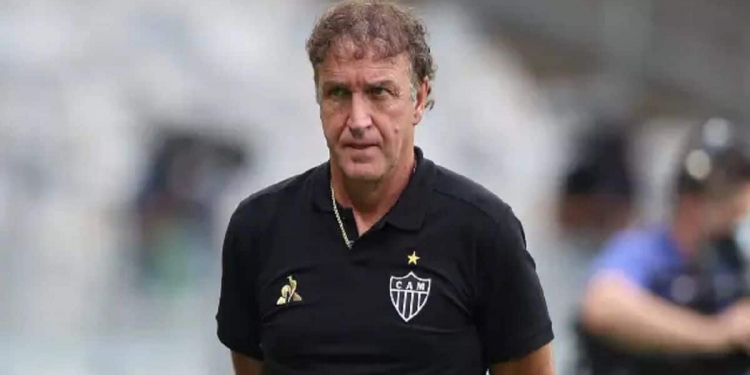Técnico Cuca rompe o silêncio e diz se recebeu proposta do Flamengo para substituir Paulo Sousa