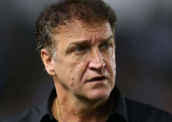 Irmão de Cuca ameaça jornalista e humilha o Flamengo: ‘quem quer treinar esse time de bosta?’