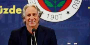 Nas mãos de Jorge Jesus, Fenerbahçe trava briga com o Flamengo na contratação de destaque do Brasileirão