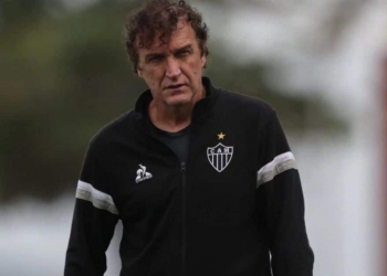 Condenação por estupro nos anos 1980 leva dirigentes do Flamengo a repensarem contratação de Cuca
