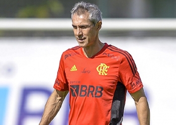 ‘Sacanagem o que estão fazendo’: jogadores do Flamengo demonstram inconformismo com tratamento a Paulo Sousa