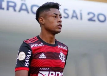 Imprensa da Turquia diz que Fenerbahçe encaminhou a compra de Bruno Henrique por seis milhões de euros