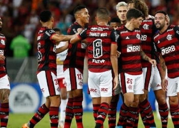 Torcida do Flamengo perde a paciência e detona David Luiz: ‘o cara não dá um pique, sempre trotando’