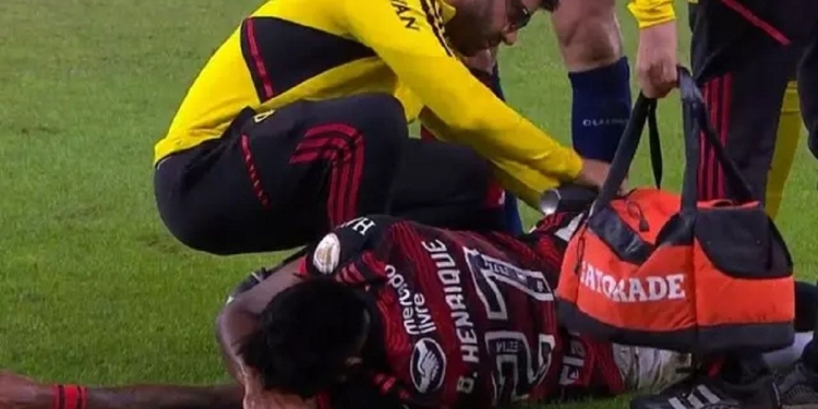 Bruno Henrique recebe notícia que entristece a torcida do Flamengo; cirurgia delicada pode ser anunciada