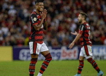 ‘Até oito meses fora’: médicos descobrem que lesão é grave e Bruno Henrique pode não jogar mais pelo Flamengo em 2022