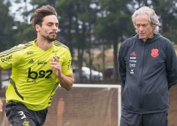 Rodrigo Caio passa a seguir o Fenerbahçe nas redes sociais e aumenta rumores de saída do Flamengo