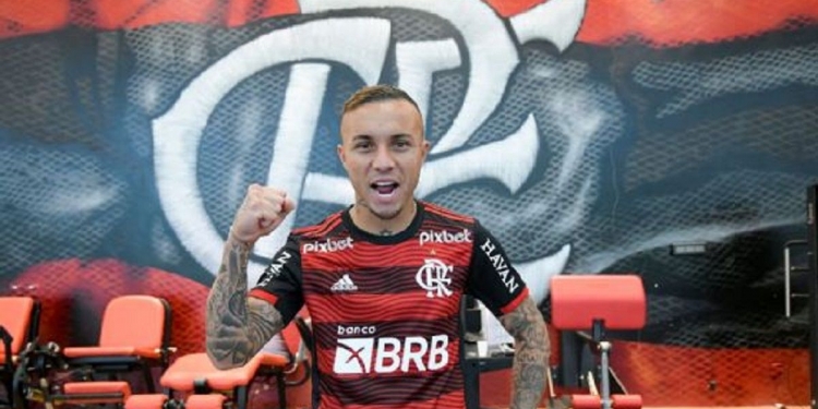Agora é oficial! Everton Cebolinha, ex-jogador de Grêmio e Benfica, é anunciado como novo reforço do Flamengo