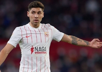Flamengo volta ao mercadão da bola e formaliza proposta por lateral-direito do Sevilla (ESP)