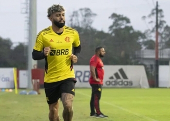 Dirigente de time inglês está a caminho do Rio de Janeiro para comprar Gabigol junto ao Flamengo, diz imprensa internacional