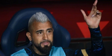 ‘Vai esperar no máximo até segunda-feira’: Arturo Vidal perde a paciência e pode desistir do Flamengo