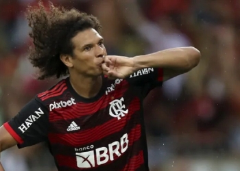 Ciclo de Willian Arão chega ao fim; Flamengo coloca volante no mercado da bola em busca de compradores