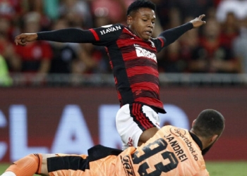 Gigante da Alemanha prepara oferta multimilionária para tirar Matheus França do Flamengo