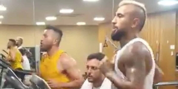 Treinando como uma máquina, Arturo Vidal deixa a torcida do Flamengo eufórica com recado importante