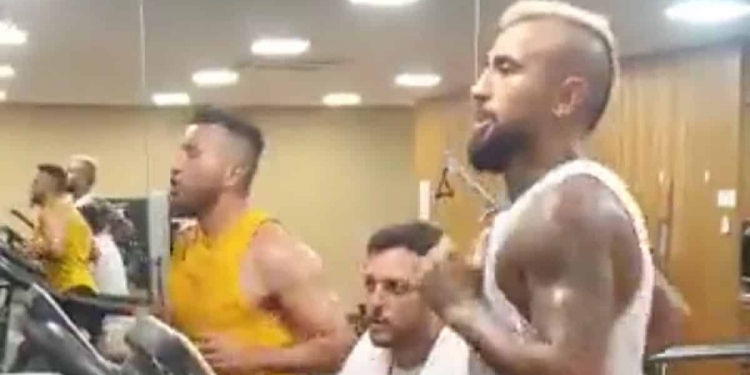 Treinando como uma máquina, Arturo Vidal deixa a torcida do Flamengo eufórica com recado importante