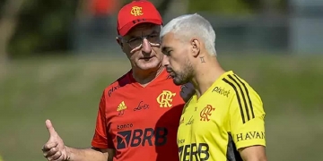 Dor de cabeça para Dorival Júnior: Arrascaeta sente dores e vira desfalque para o Flamengo