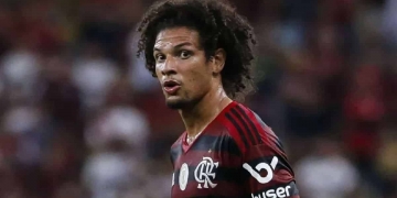 Negócio melou? Negociação com o Fenerbahçe esbarra em pendências financeiras e Willian Arão segue treinando no Flamengo