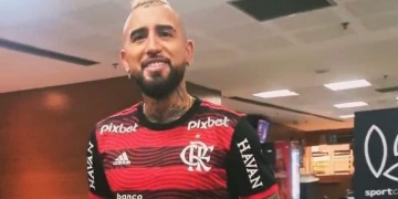 Comentarista detona Arturo Vidal e diz que chileno não vai dar certo no Flamengo: ‘Veio curtir uma prainha’