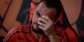 Após sepultar a própria mãe, Michael anuncia falecimento da avó; atacante revelou tristeza por jogar no Oriente Médio