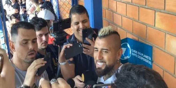 Arturo Vidal cobra mais oportunidades a Dorival Júnior: ‘Tomara que eu possa jogar de titular’