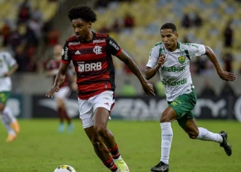 Flamengo recebe proposta do Panathinaikos, da Grécia, para a venda do atacante Vitinho