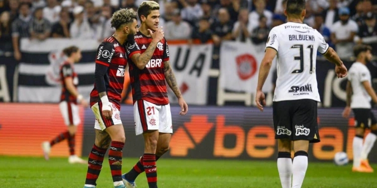 Comentarista corintiano ‘sonha’ com virada no Maracanã e ataca o Flamengo: ‘Um produto da Globo, quase um Domingão do Faustão’