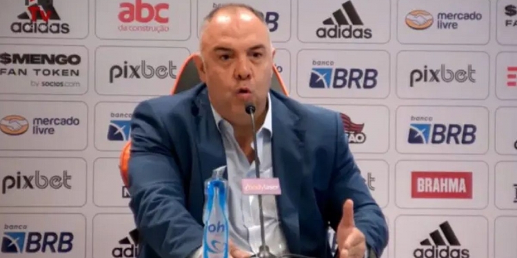 Marcos Braz fica irritado e detona jornalistas em coletiva após perguntas pessoais sobre a vida de Erick Pulgar