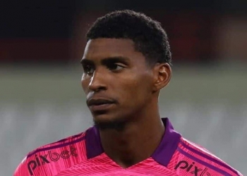 Fim das conversas: Flamengo bate o martelo e decide se libera goleiro Hugo Souza ao Estoril, de Portugal