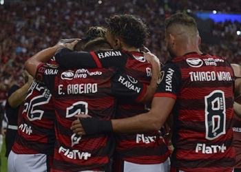 Milhões nos cofres! Flamengo bate a primeira das ambiciosas metas orçamentárias com classificação sobre o Corinthians na Libertadores