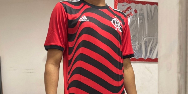 Vazam imagens do novo terceiro uniforme do Flamengo; vendas começam nesta sexta-feira