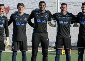 Goleiro de Dorival Júnior anuncia rescisão contratual e se despede da torcida; ‘No Flamengo eu vivi os melhores momentos possíveis’