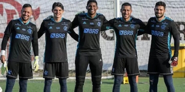 Goleiro de Dorival Júnior anuncia rescisão contratual e se despede da torcida; ‘No Flamengo eu vivi os melhores momentos possíveis’
