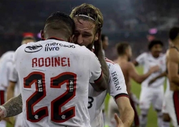 Gigante brasileiro conta com ‘carta na manga’ para contratar Rodinei em 2023; lateral-direito não deve permanecer no Flamengo