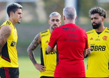 Marcos Braz confirma negociação para a venda de atacante de Dorival Júnior; proposta do Flamengo está na mesa de ingleses