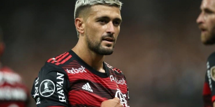 Futuro em dúvida: Flamengo pode sofrer investidas de gigante europeu para a venda de Arrascaeta em 2023