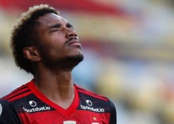 Adeus! Vitinho não é mais jogador do Flamengo; meia-atacante é vendido a clube do Oriente Médio