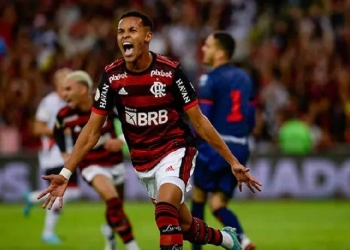 Martelo batido! Chega ao fim a novela entre Flamengo e West Ham, da Inglaterra, pela venda de Lázaro