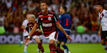 Martelo batido! Chega ao fim a novela entre Flamengo e West Ham, da Inglaterra, pela venda de Lázaro