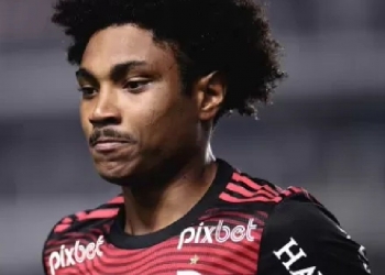 ‘Finalmente deu alegria à Nação’: venda de Vitinho ao Mundo Árabe gera ironias e piadas entre os torcedores